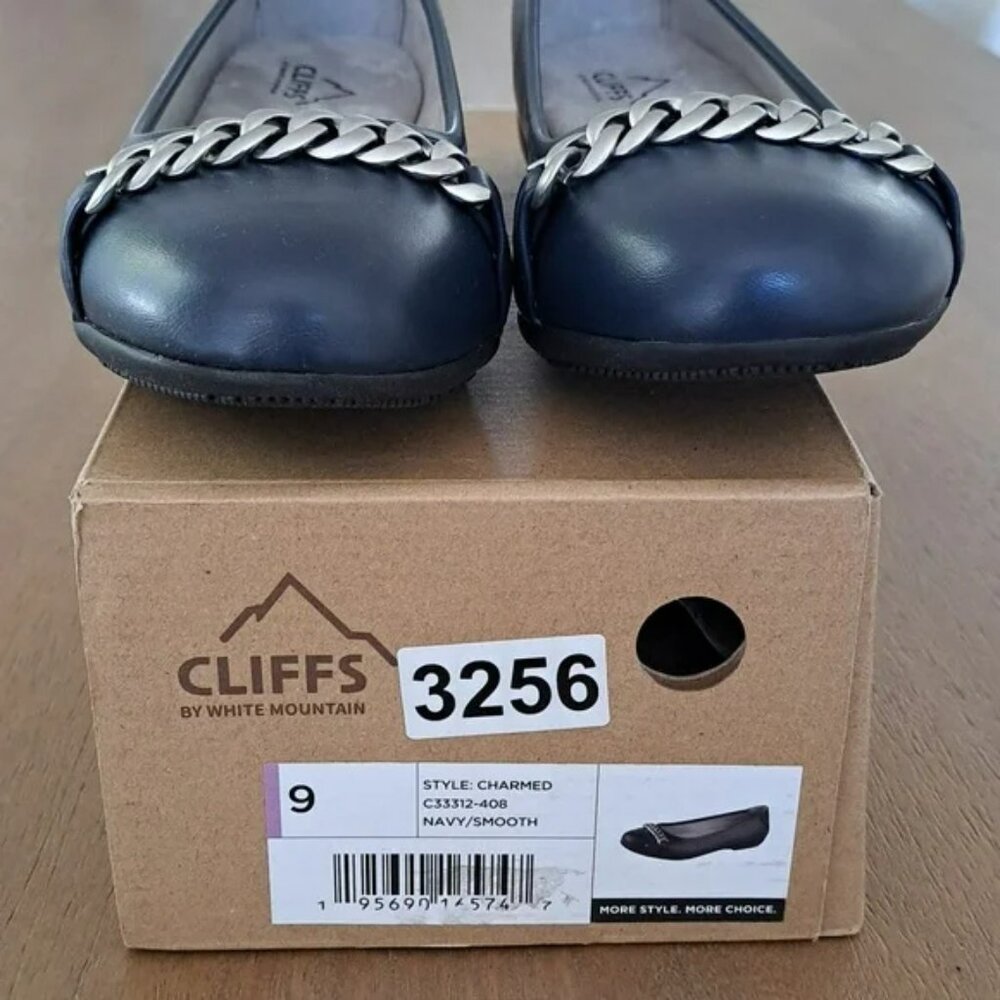 Cliffs by White Mountain Women's Charmed Flats - Color: Navy - Size: 9 - Picture 3 of 9